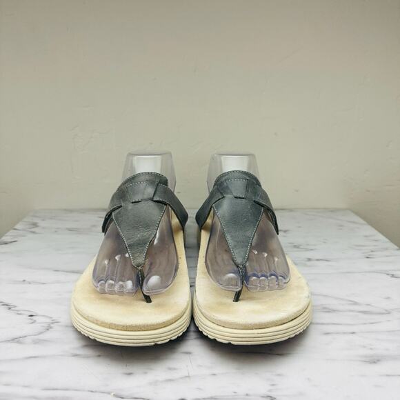 Dansko Cece Gray Leather Thong Sandal Women’s Size 9.5 - Picture 2 of 10